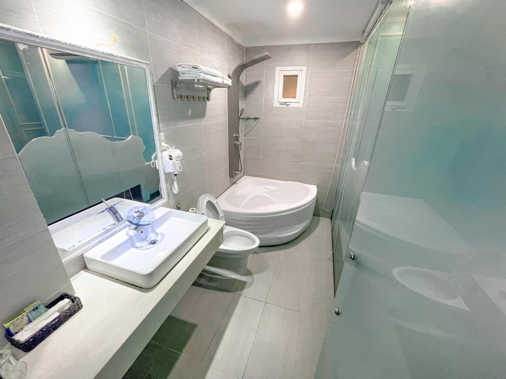 Khai Hung Hotel Binh Chanh 胡志明市 外观 照片
