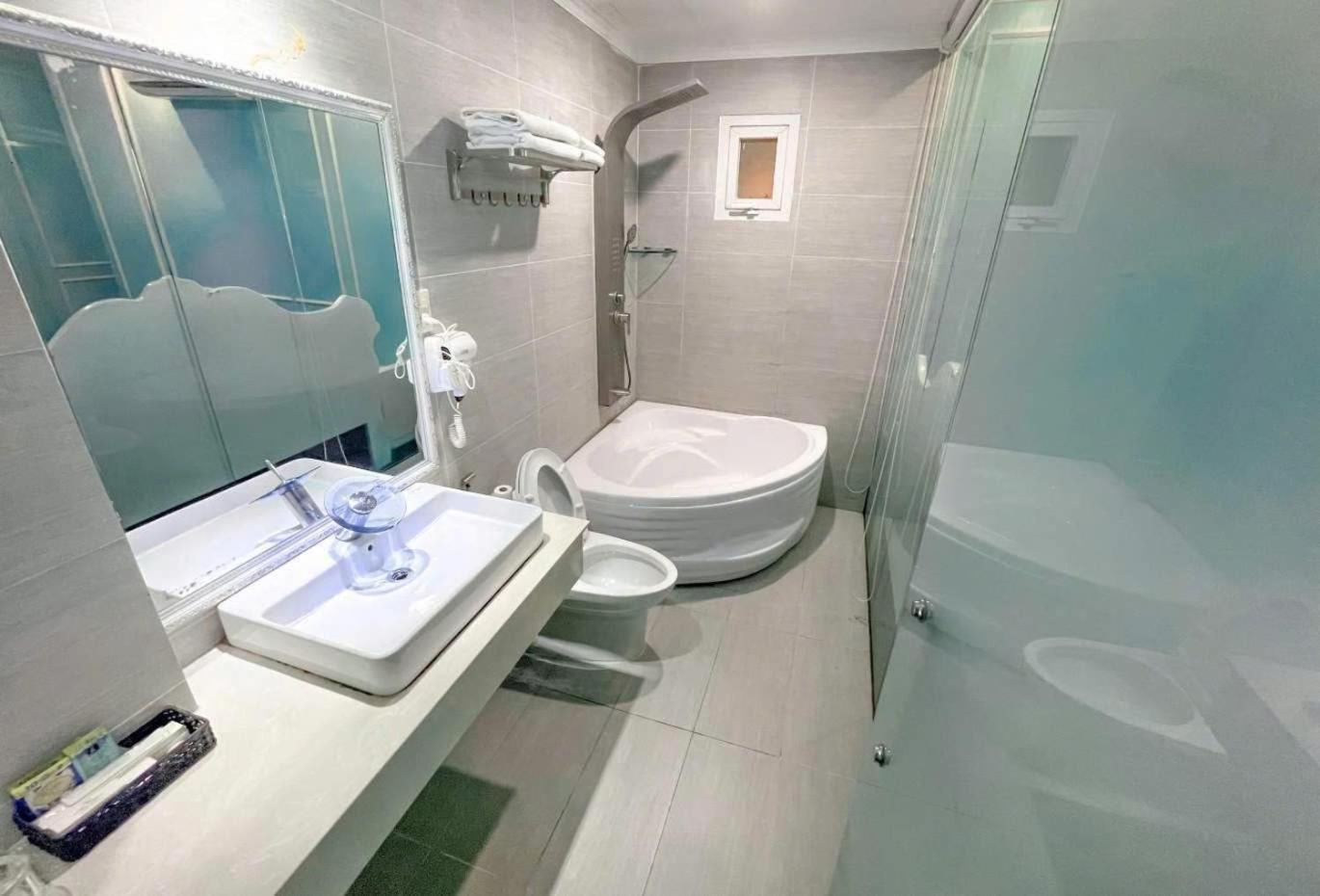 Khai Hung Hotel Binh Chanh 胡志明市 外观 照片